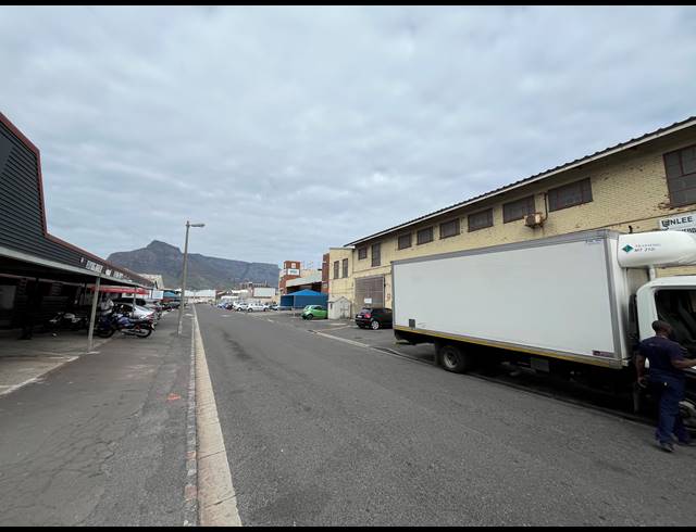 183M² OFFICE TO LET IN PAARDEN EILAND